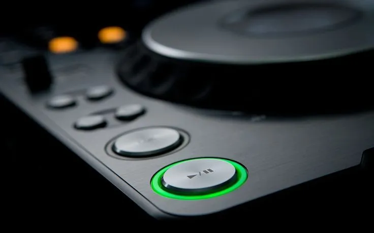 black music studio audio techno house music CDJ-1000 Pioneer DJ ...
