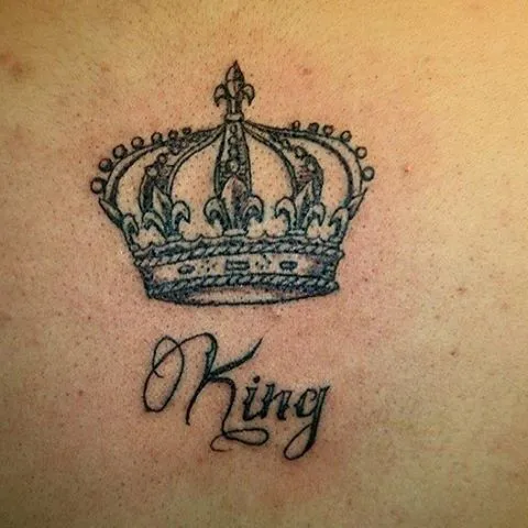 BLASTER TATTOO — Corona espalda #king #rey #tattoo #tattooed...