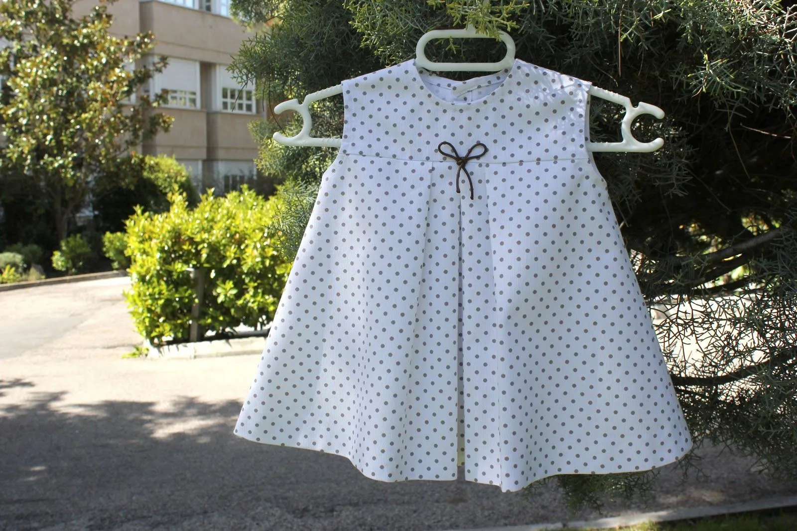 Blog costura y diy: Oh, Mother Mine DIY!!: DIY Cómo hacer vestido ...
