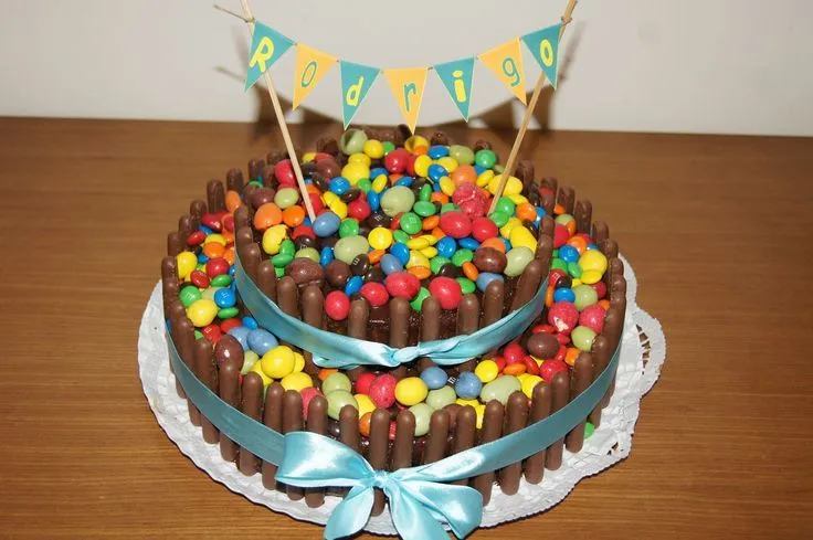Bolo de Festa on Pinterest | Cake, Birthday Cakes and Camp Cake