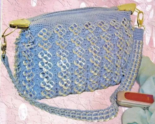 Imagen bolsa tejida con fichas azul sesgada - grupos.