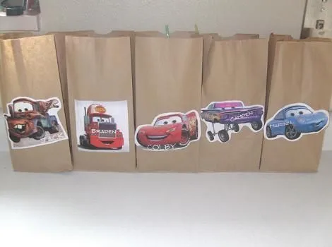 Como hacer bolsitas de cumpleaños de cars - Imagui