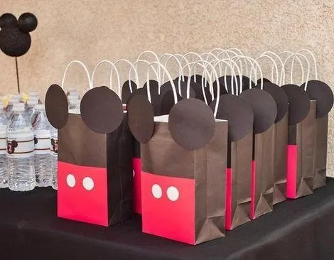 bolsitas de cumpleaños caseras de mickey mouse | Piñatas | Pinterest