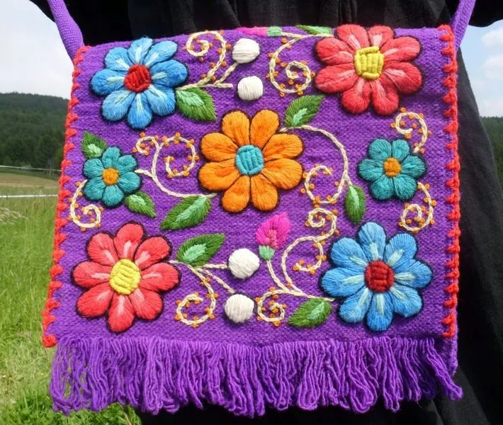 bolso con bordado Ayacuchano | Embroidery/Bordados | Pinterest