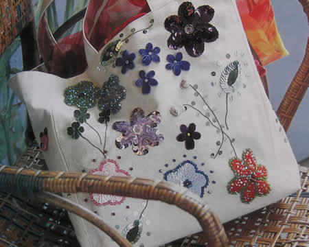 Bolso bordado con lentejuelas, chaquiras y florecitas de velour ...