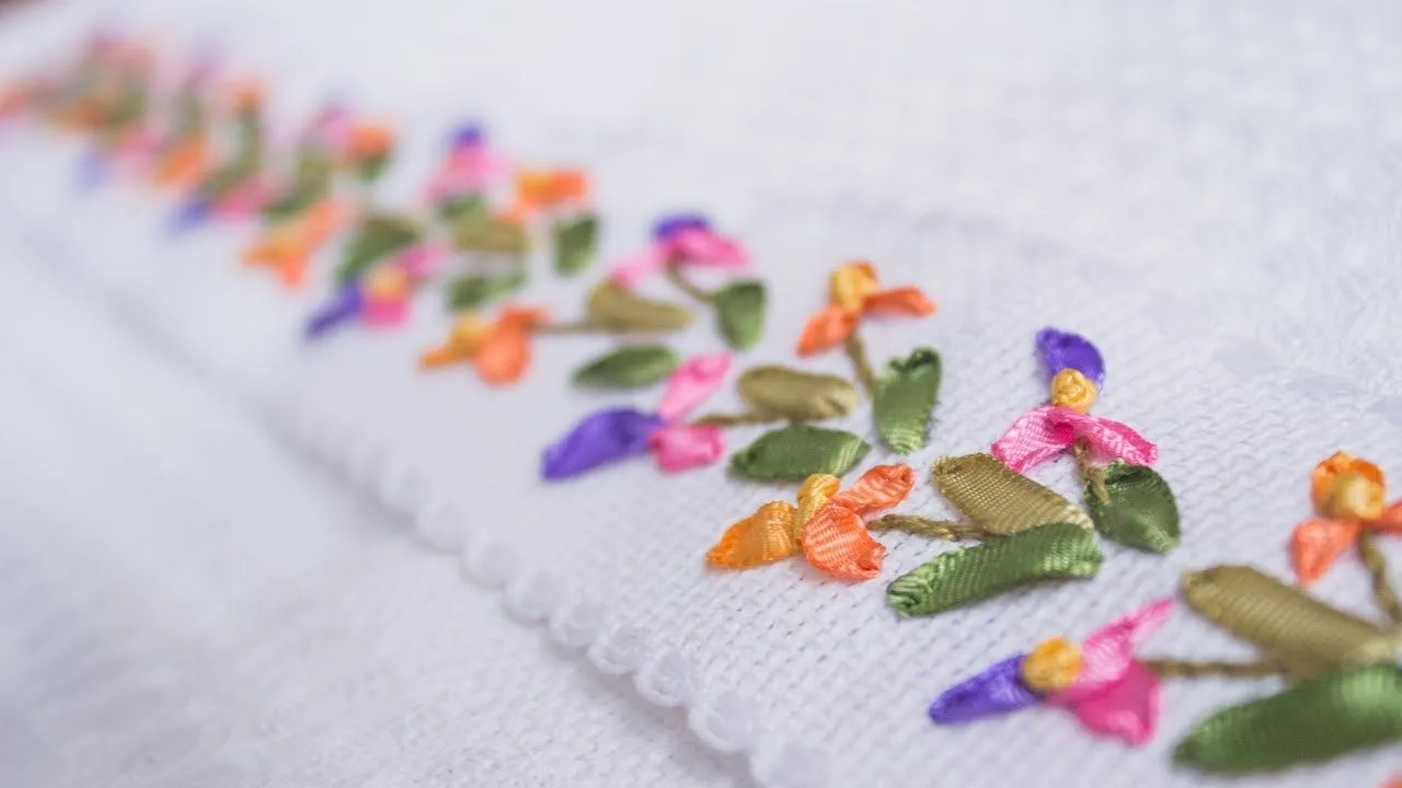 Bordado a mano: borde o cenefa decorativa #4/Ribbonsembroidery border: iris  flower bed - YouTube
