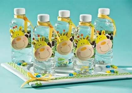 Botellas de agua decoradas con fomi | Lindas Ideas | Pinterest | Zoos