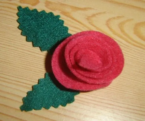Como hacer un broche rosa de fieltro | Manualidades Infantiles Como hacer un broche rosa de fieltro | Manualidades Infantiles