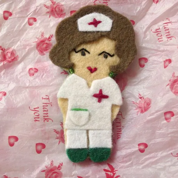 Muñecas de fieltro patrones enfermera - Imagui