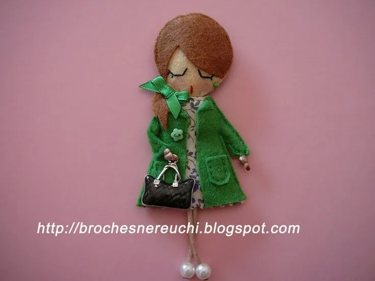 BROCHES NEREUCHI: Bodas | muñecas de fieltro | Pinterest