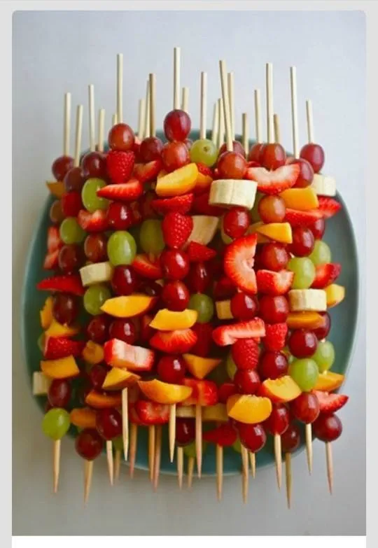 Brochetas de fruta | decoracion con fruta | Pinterest