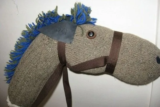Titere de caballo con calcetin - Imagui