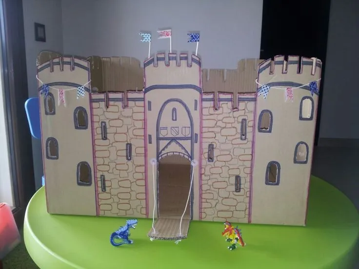 De una caja de cartón puedes hacer un castillo medieval para los ...