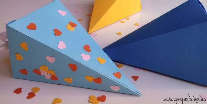 Caja de regalo o dulcero pirámide - Papelisimo