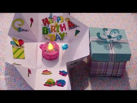 Cajita sorpresa con un pastel dentro para un cumpleaños o 14 de ...