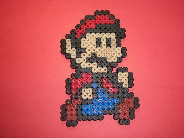 El cajón desastre: Se venden figuras y llaveros hechos con Hama Beads El cajón desastre: Se venden figuras y llaveros hechos con Hama Beads