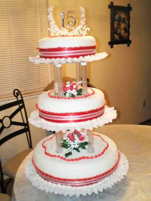 Cakes By Design - Pasteles Quinceañeras