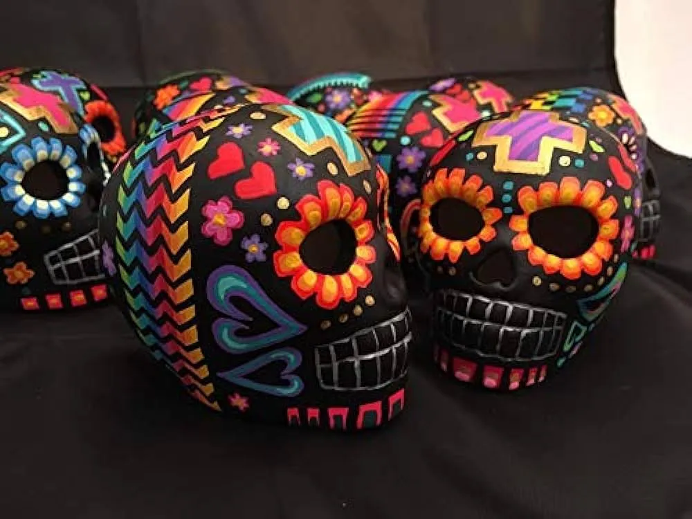 Calaveras mexicanas de Día de Muertos pintada a mano. Color negro :  Amazon.com.mx: Productos Handmade