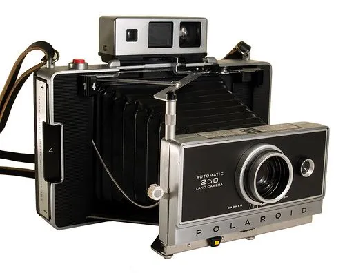 camara-fotografica-antigua-de-coleccion-polaroid-250-1967 ...