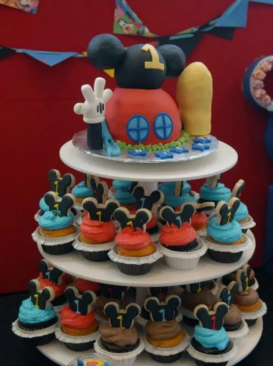 Cambar Pasteleria Fina: El Magico cumpleaños de Mickey Mouse