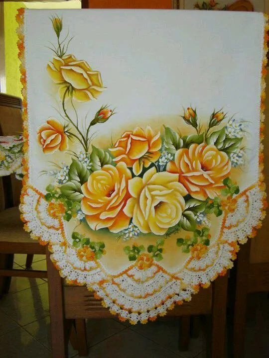 Camino de mesa rosas amarillas pintura + ganchillo | PINTURA TELA ...