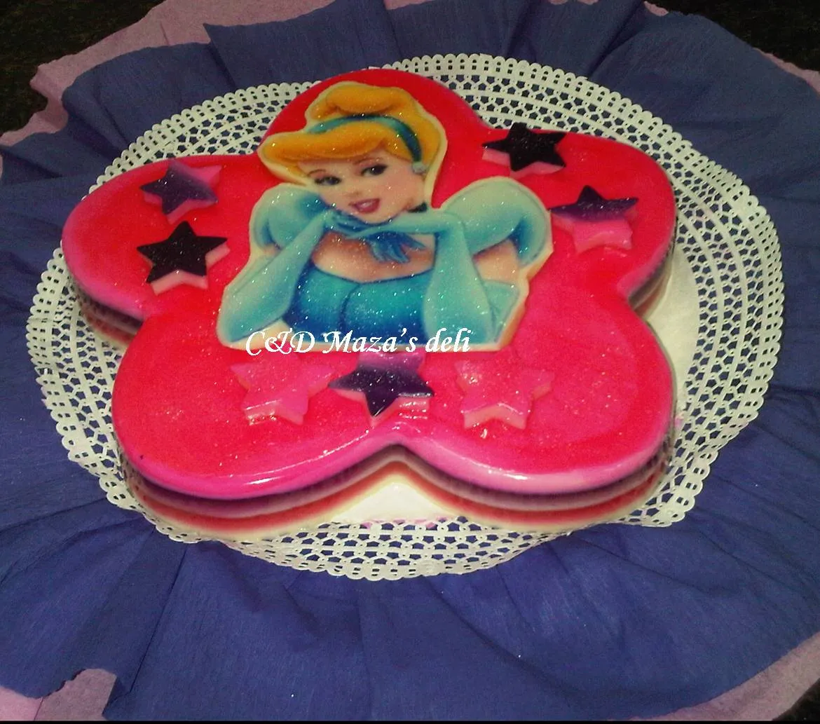 C&D Mazas Deli: Torta castillo de princesas y gelatina