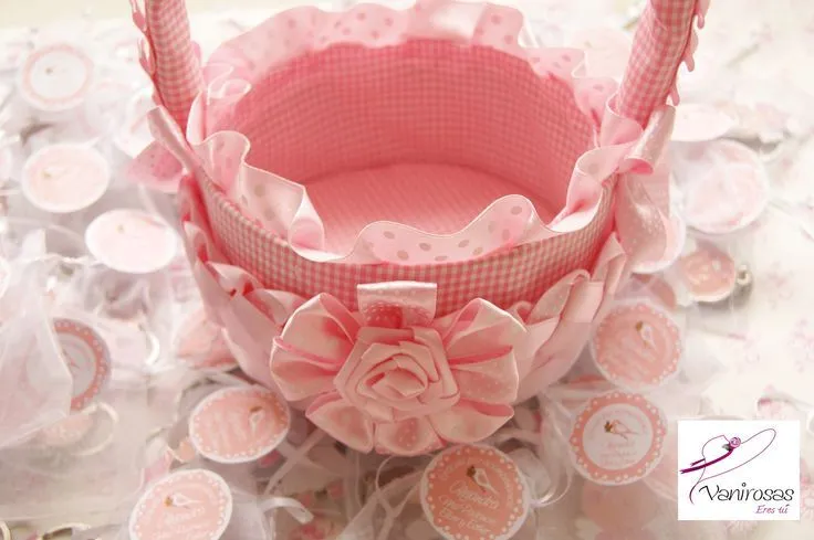 canastas _ cestas on Pinterest | Flower Girl Basket, Decorating ...