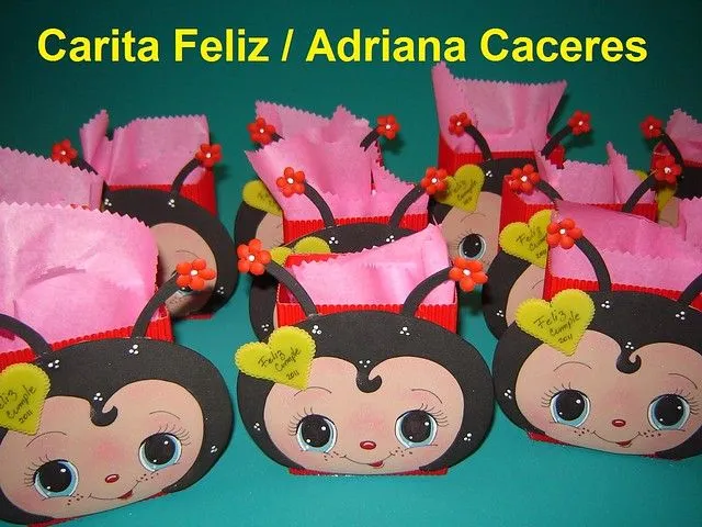 Souvenirs de nenas en goma eva - Imagui