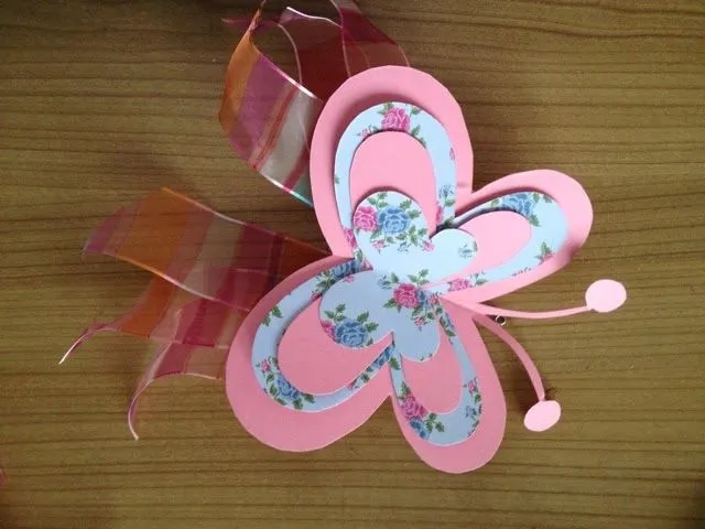 Distintivos de mariposa para baby shower - Imagui