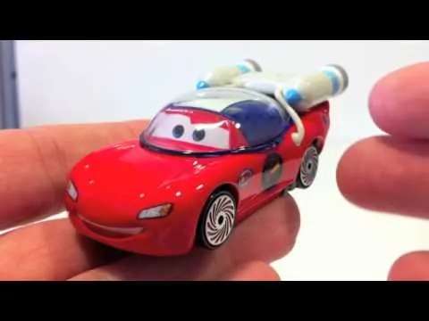 Cars 2 Rayo McQueen astronauta juguete miniatura Mattel - YouTube