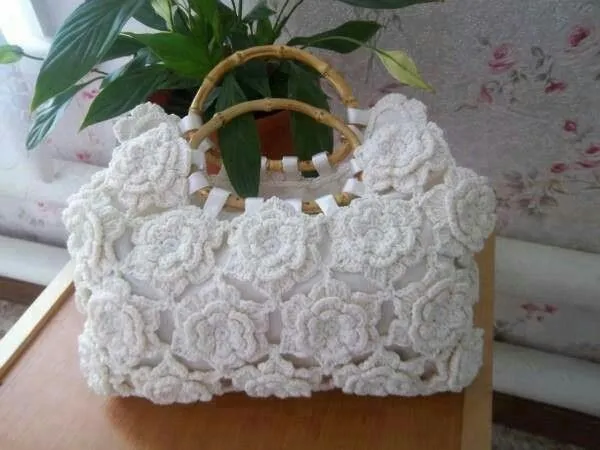Cartera en Flores Crochet Muy elegante | crochet bags | Pinterest ...