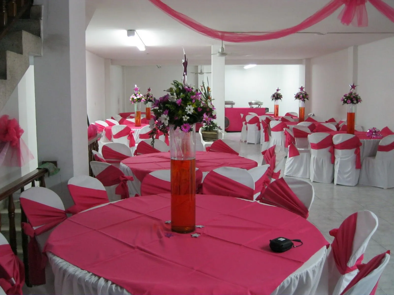 Casa De Eventos Lopez: 15 AÑOS FUCSIA CON BLANCO Casa De Eventos Lopez: 15 AÑOS FUCSIA CON BLANCO