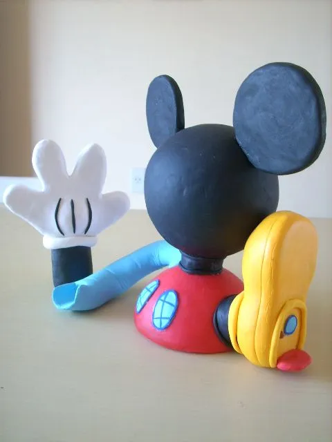Como hacer la casa de Mickey Mouse en porcelana fria - Imagui