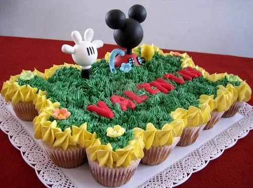 La casa de Mickey Mouse, torta de 20 cups regulares! - a photo on ...