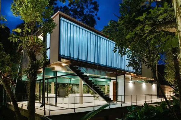 Casa moderna transparente en el bosque lluvioso - mundo-casas.com