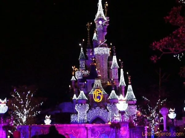 Castillo de la Bella Durmiente iluminado - Disneyland París ...