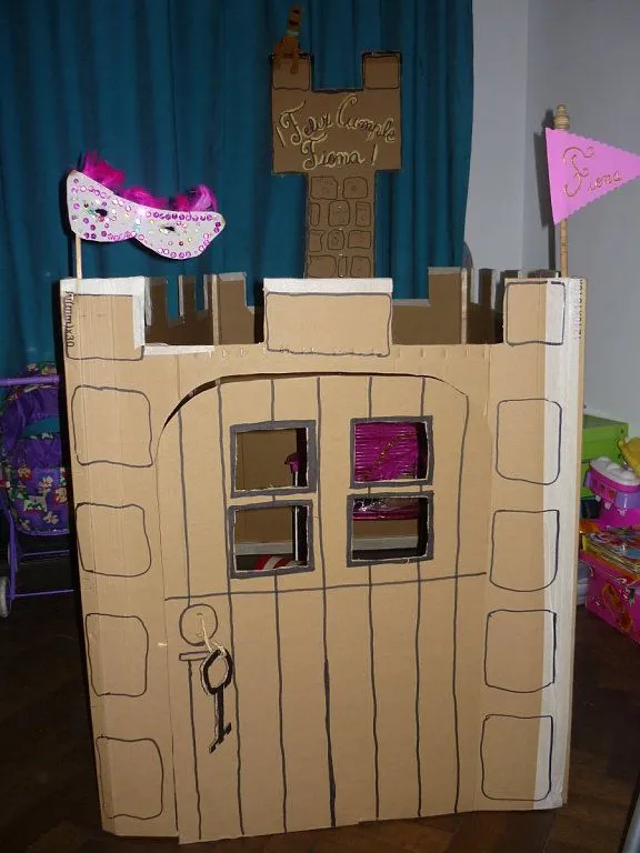 Como hacer castillo de princesas en carton - Imagui