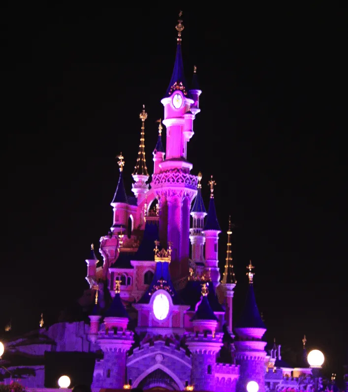 castillo-de-noche-iluminado - Hotel Disneyland castillo-de-noche-iluminado - Hotel Disneyland