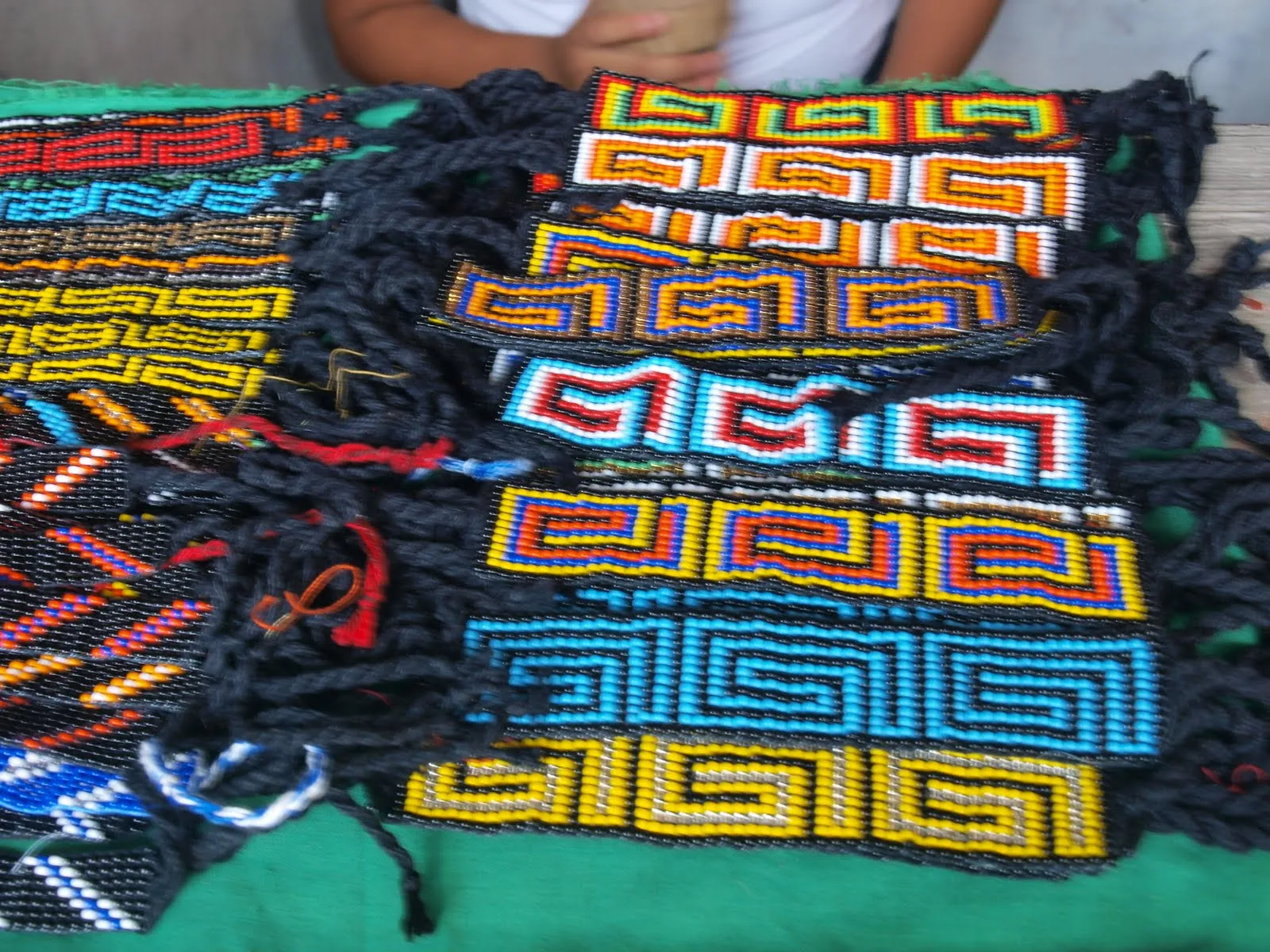 CATÁLOGO ARTESANÍAS: PULSERAS CHAQUIRAS: PEQUEÑAS 1,60 EUROS ... CATÁLOGO ARTESANÍAS: PULSERAS CHAQUIRAS: PEQUEÑAS 1,60 EUROS ...
