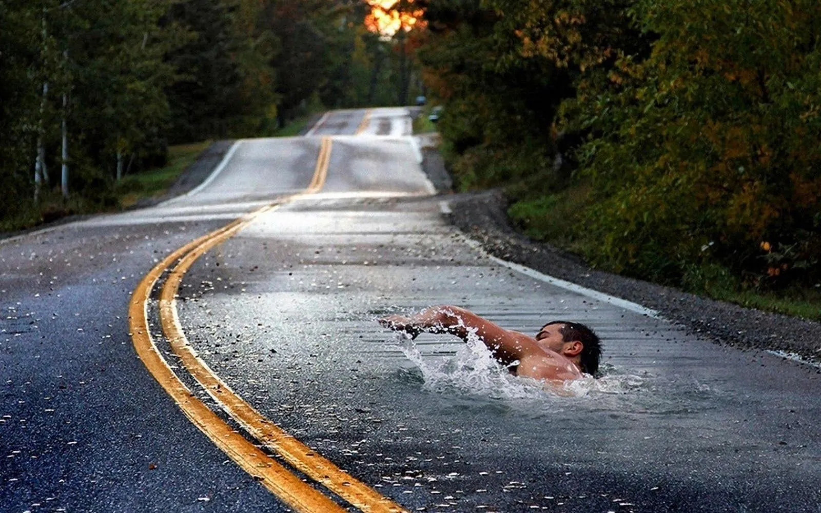 Nadando en la Carretera - Fotomontaje - Photoshop | Fotos e ...
