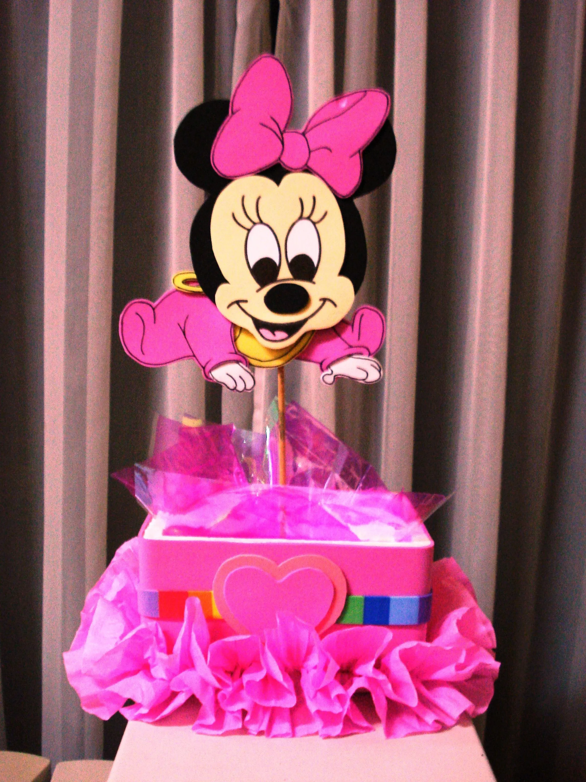 Centro de mesas de Minnie Baby Disney - FIESTAIDEAS. | Minnie ...