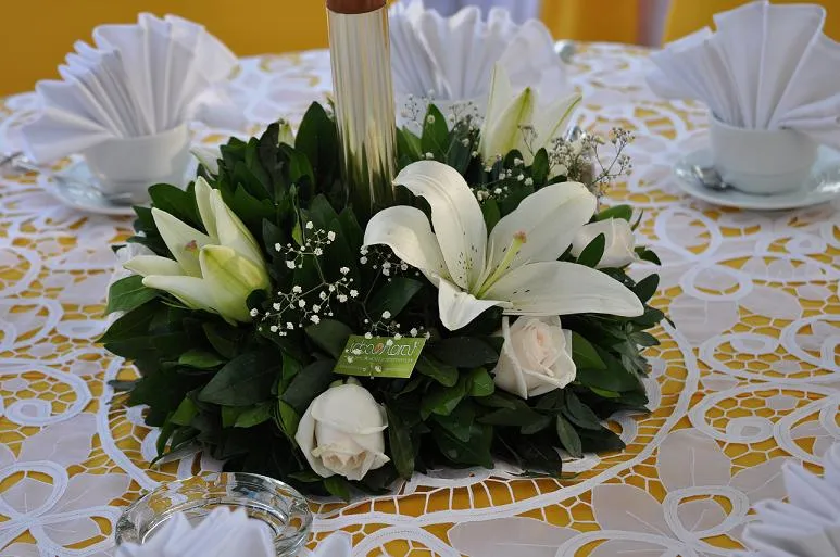 Centros de mesa para primera comunión flores naturales - Imagui
