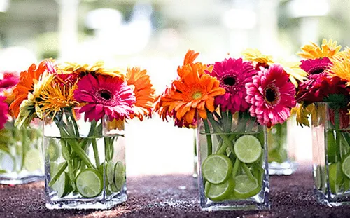 Centros de mesa con flores naturales para baby shower - Imagui