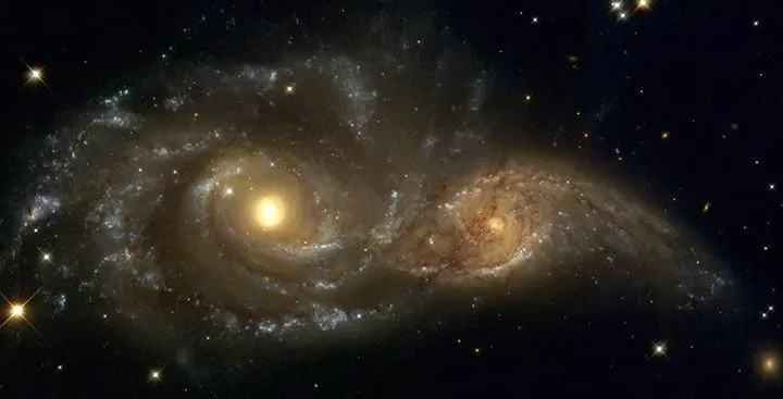 Cerebro Digital (NGC 2207 y IC2163 son dos galaxias espirales.)