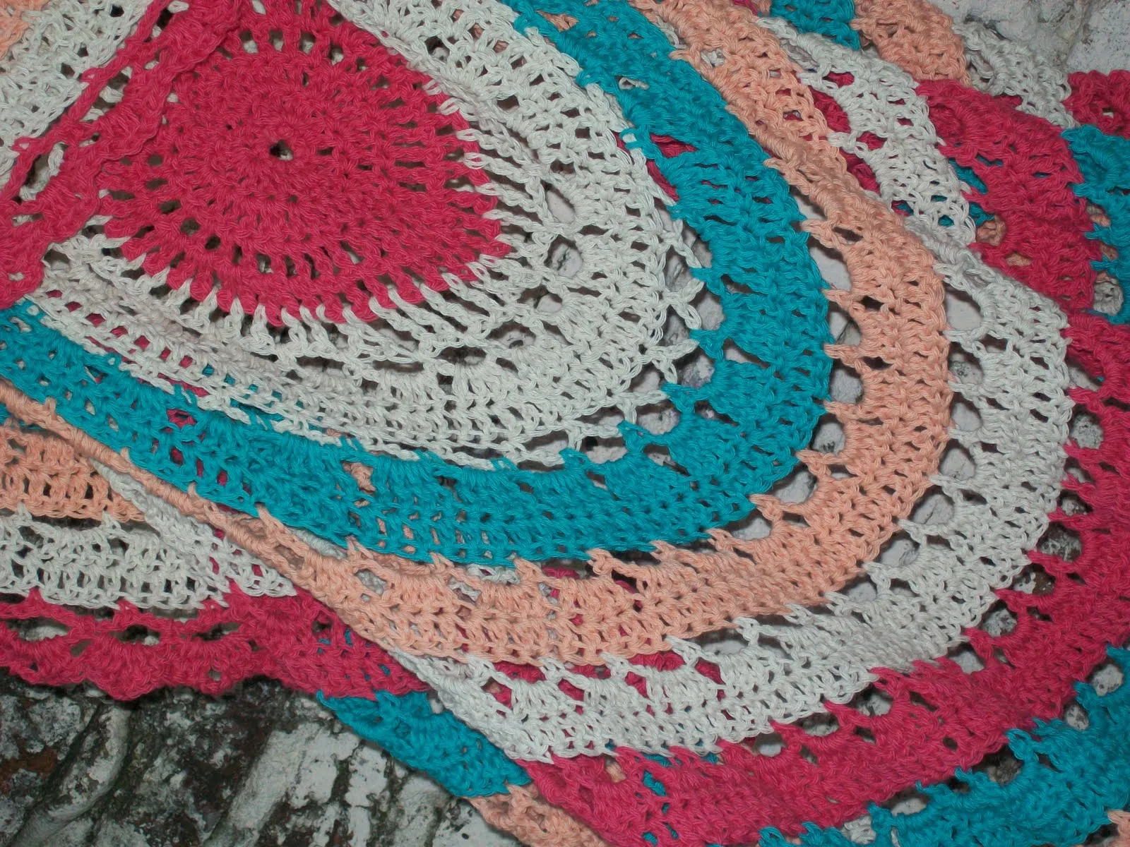 Chalecos circulares tejidos a crochet - Imagui Chalecos circulares tejidos a crochet - Imagui