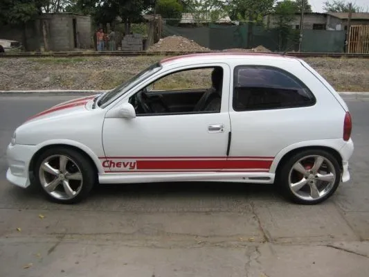 Chevy Blanco, spoilers, y franjas rojas | Car | Pinterest | Chevy ...
