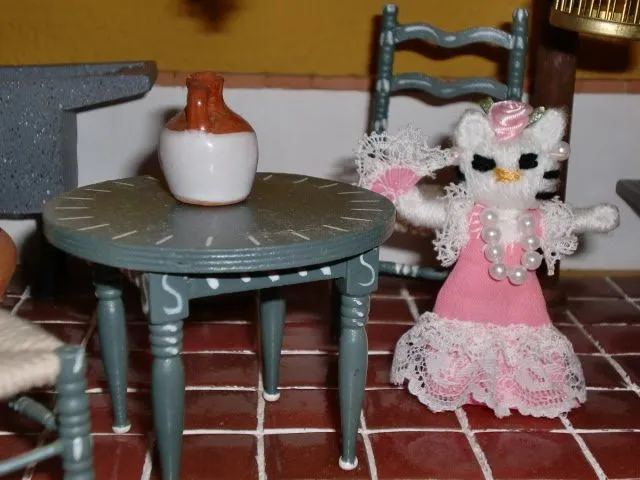 un decorado com mesita y sillitas estilo sevillano, nuestra Gelokiti ... un decorado com mesita y sillitas estilo sevillano, nuestra Gelokiti ...