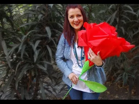 Chuladas Creativas :: Rosas Gigantes :: Ramos de Rosas Crepe - YouTube