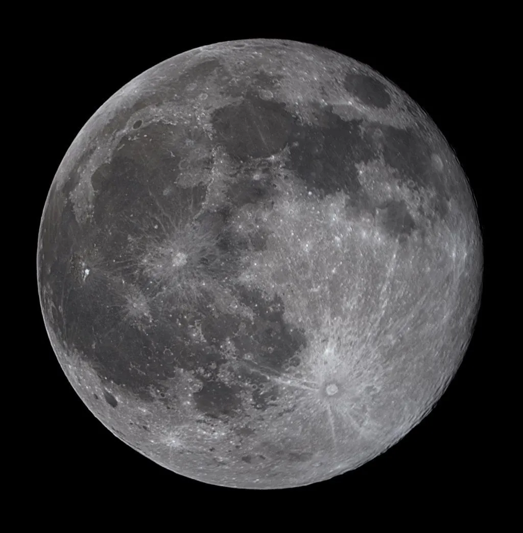 En el cielo las estrellas: Los colores de la Luna En el cielo las estrellas: Los colores de la Luna