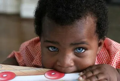 Coisas Que Eu Soube: Um bebê negro de olhos azuis